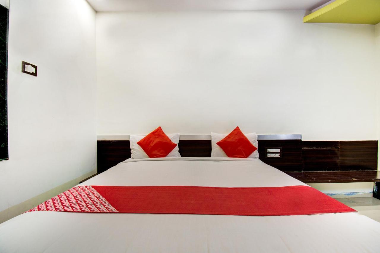 Oyo 11548 Hotel Mrunal Palace Аурангабад Экстерьер фото