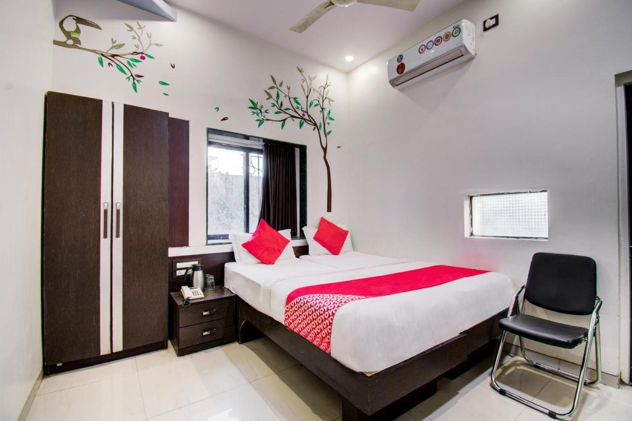 Oyo 11548 Hotel Mrunal Palace Аурангабад Экстерьер фото