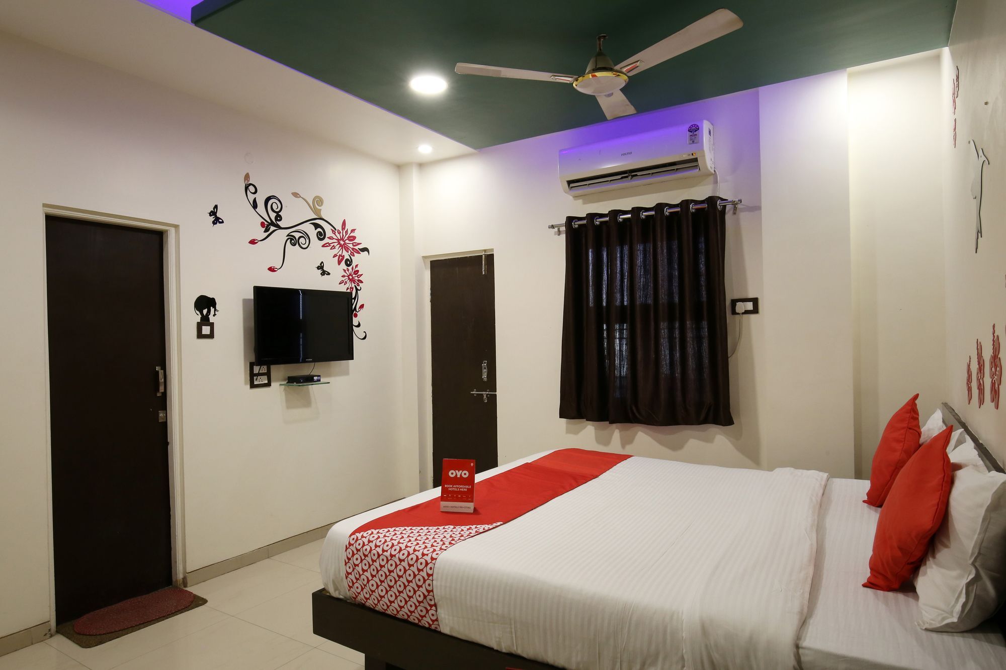Oyo 11548 Hotel Mrunal Palace Аурангабад Экстерьер фото