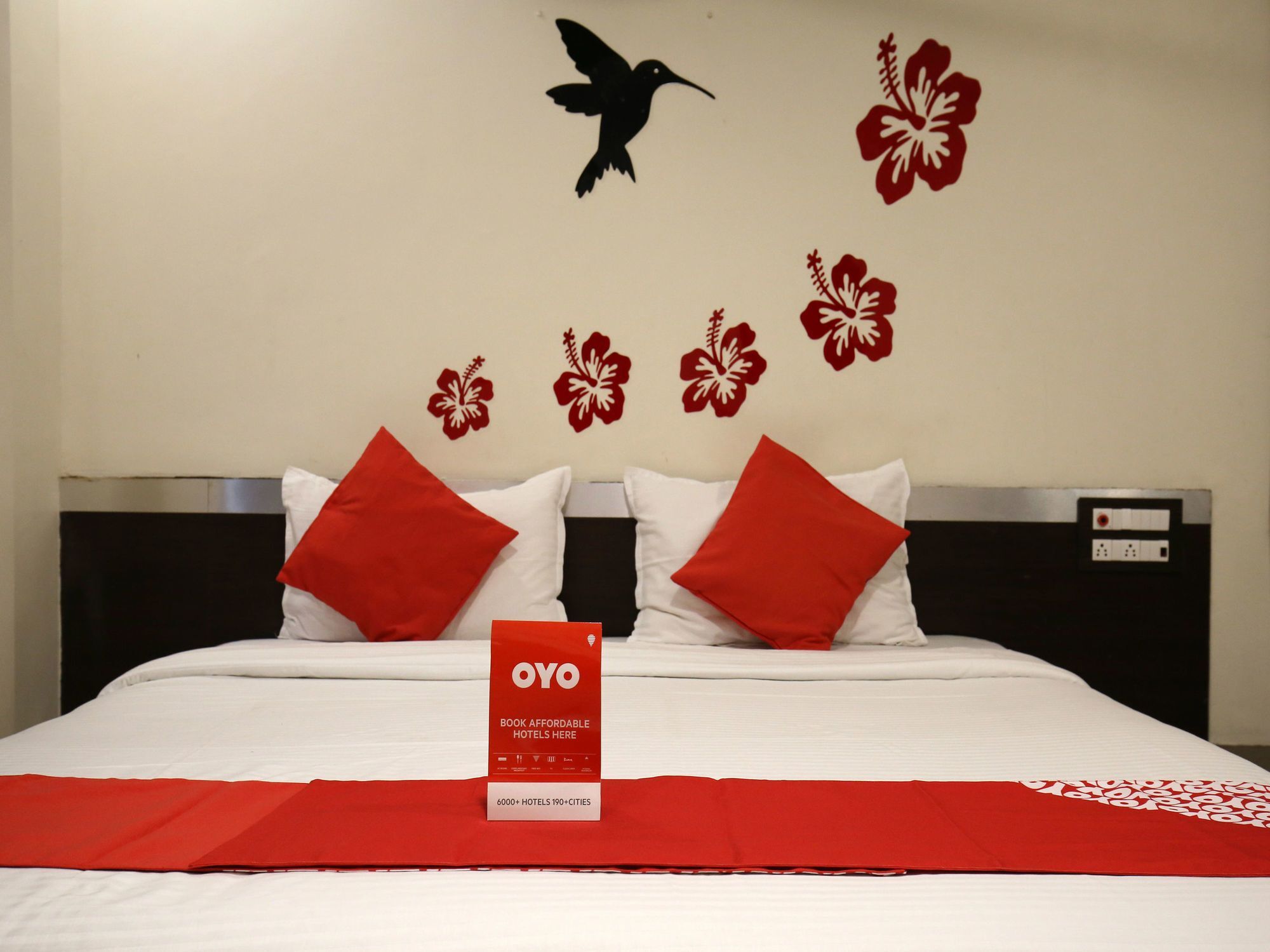 Oyo 11548 Hotel Mrunal Palace Аурангабад Экстерьер фото